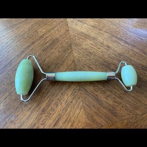 Mount Laurel Jade facial roller 🧖‍♀️